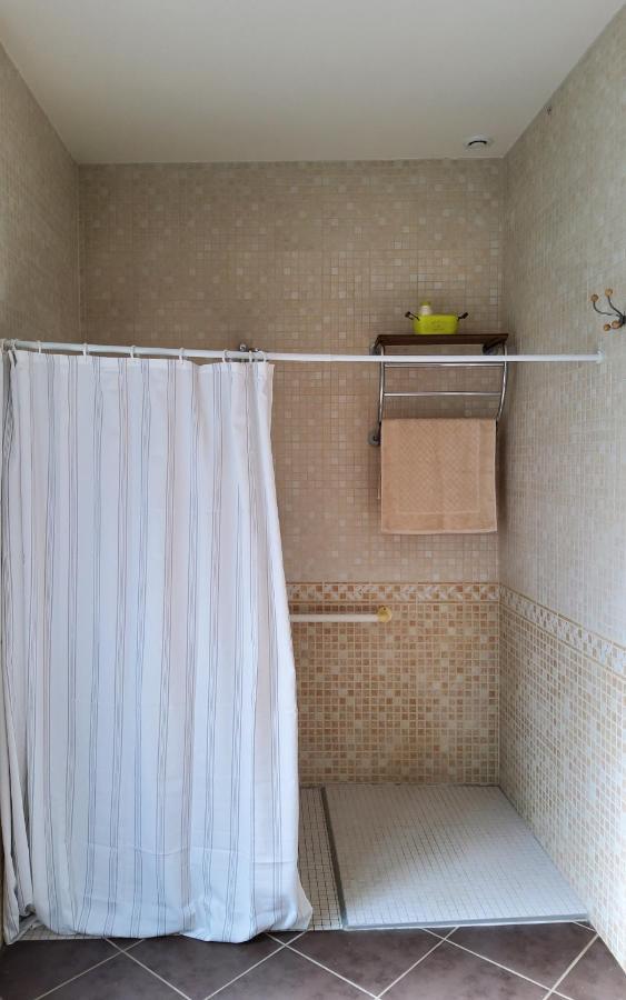 Studio Gypsy Isigny-le-Buat Exteriör bild