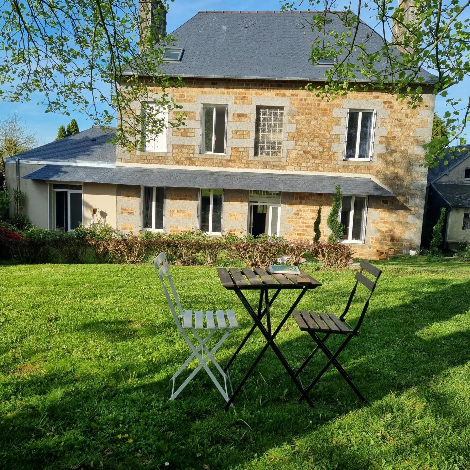 Studio Gypsy Isigny-le-Buat Exteriör bild